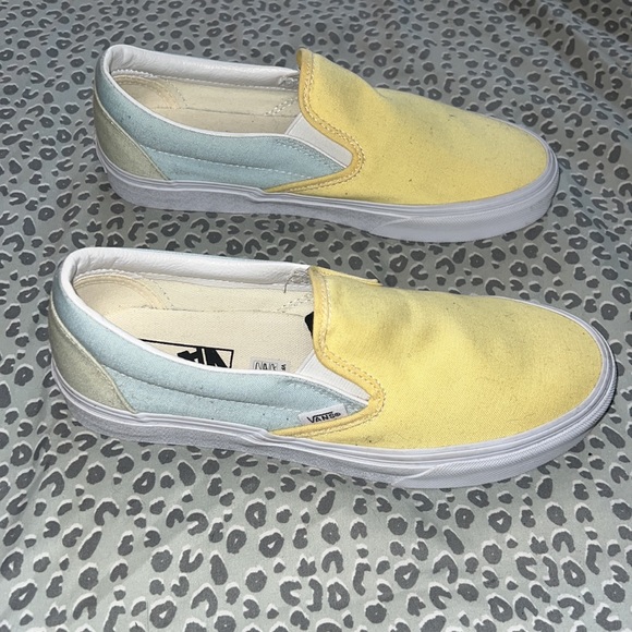 Vans - Picture 2 of 4